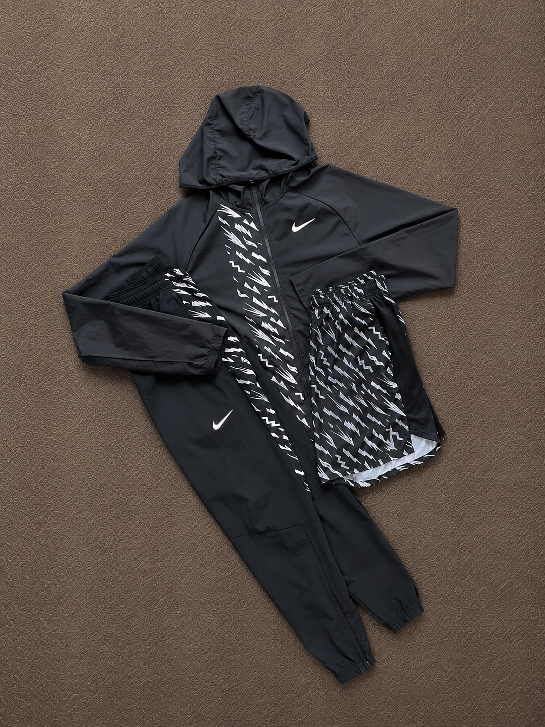 NIKE BOLT 3 PEICE SET