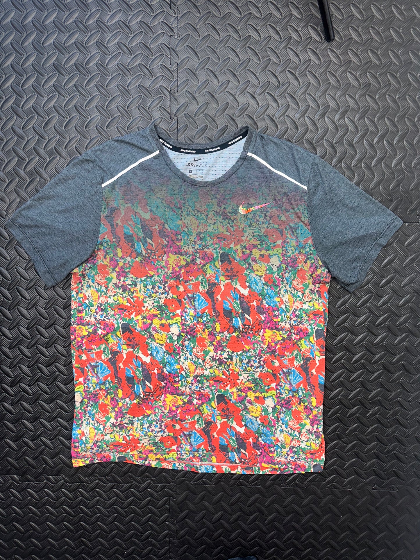 NIKE ORANGE FLORAL MILER
