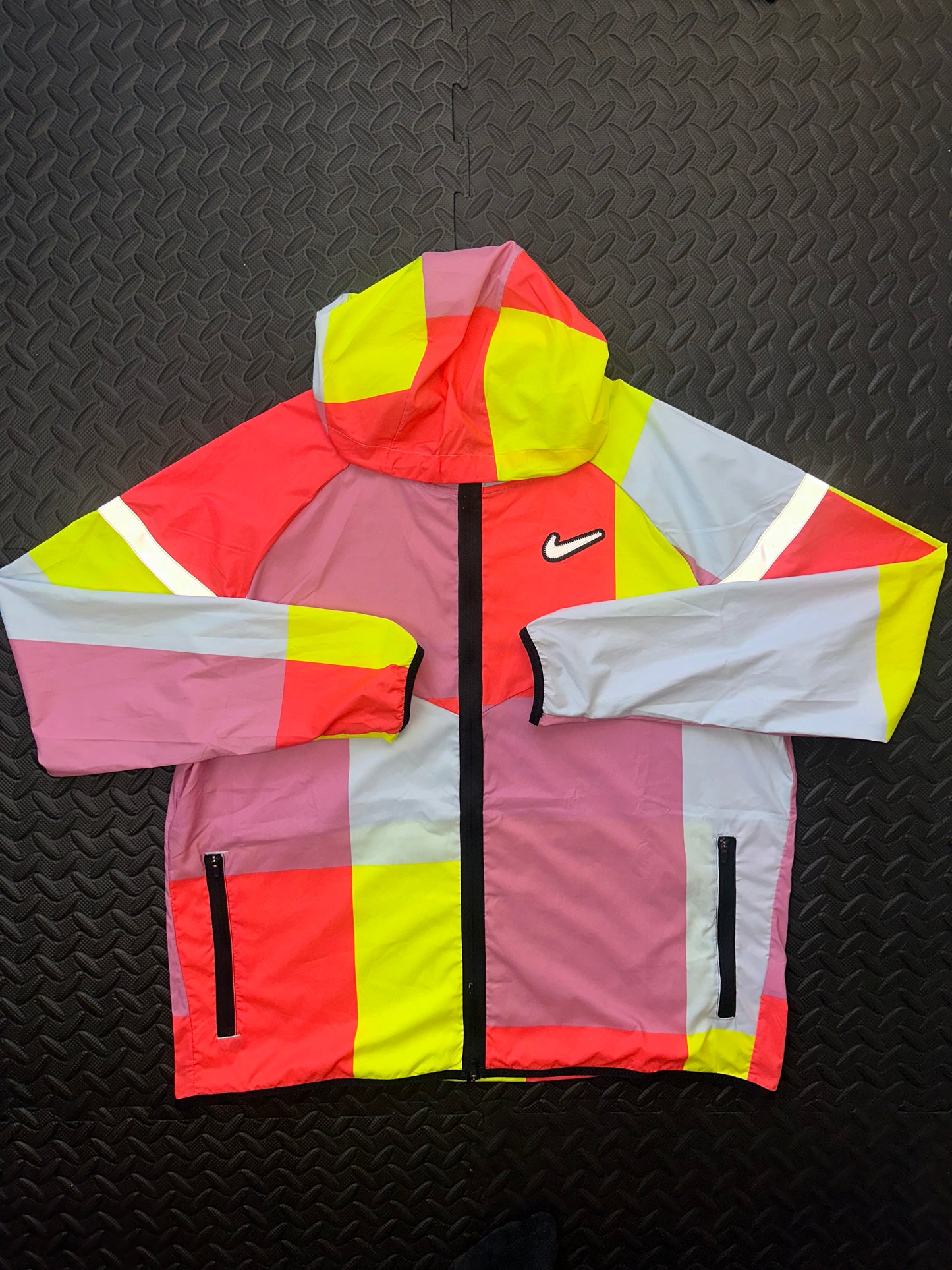 NIKE PATCHWORK WINDRUNNER NEON/PINK