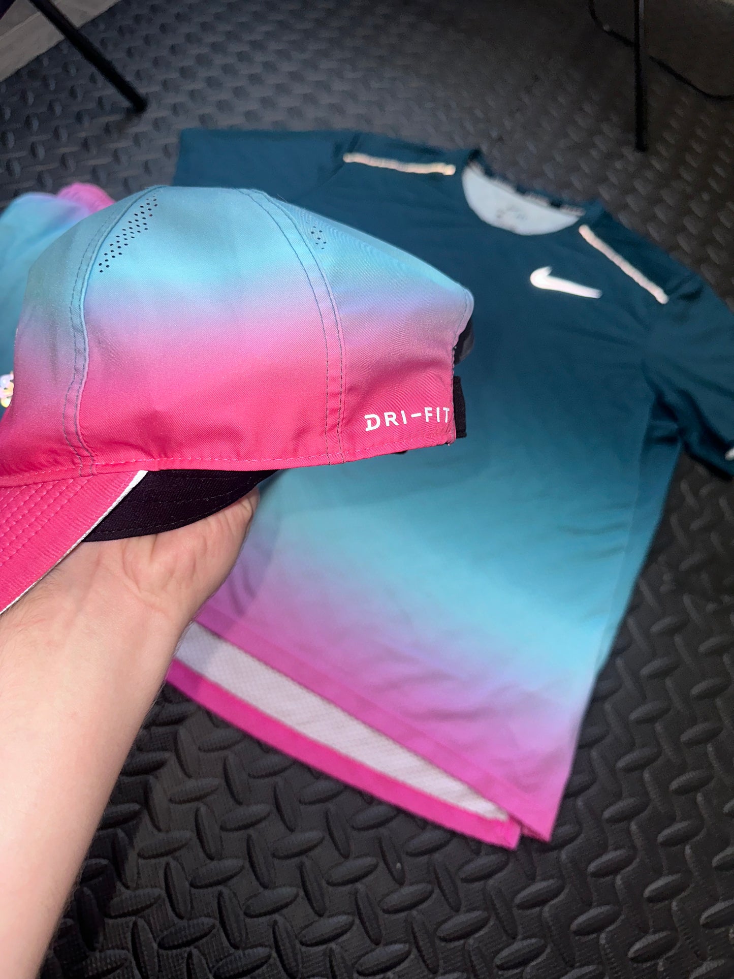 MENS NIKE FEATHERLIGHT GRAPHIC RUNNING CAP
