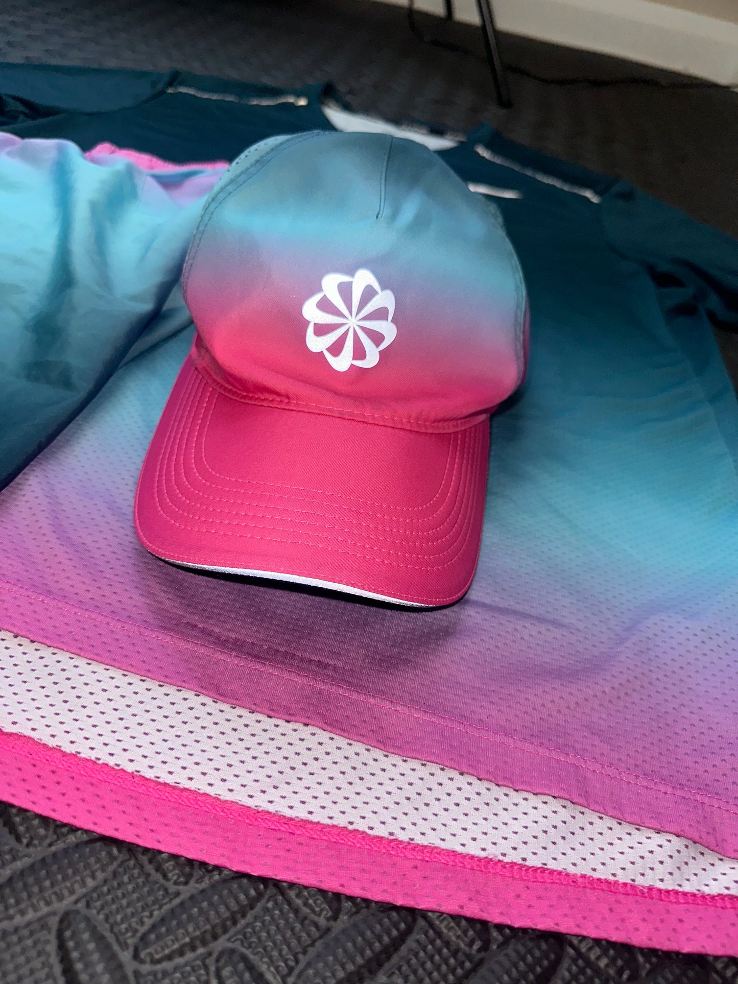 MENS NIKE FEATHERLIGHT GRAPHIC RUNNING CAP