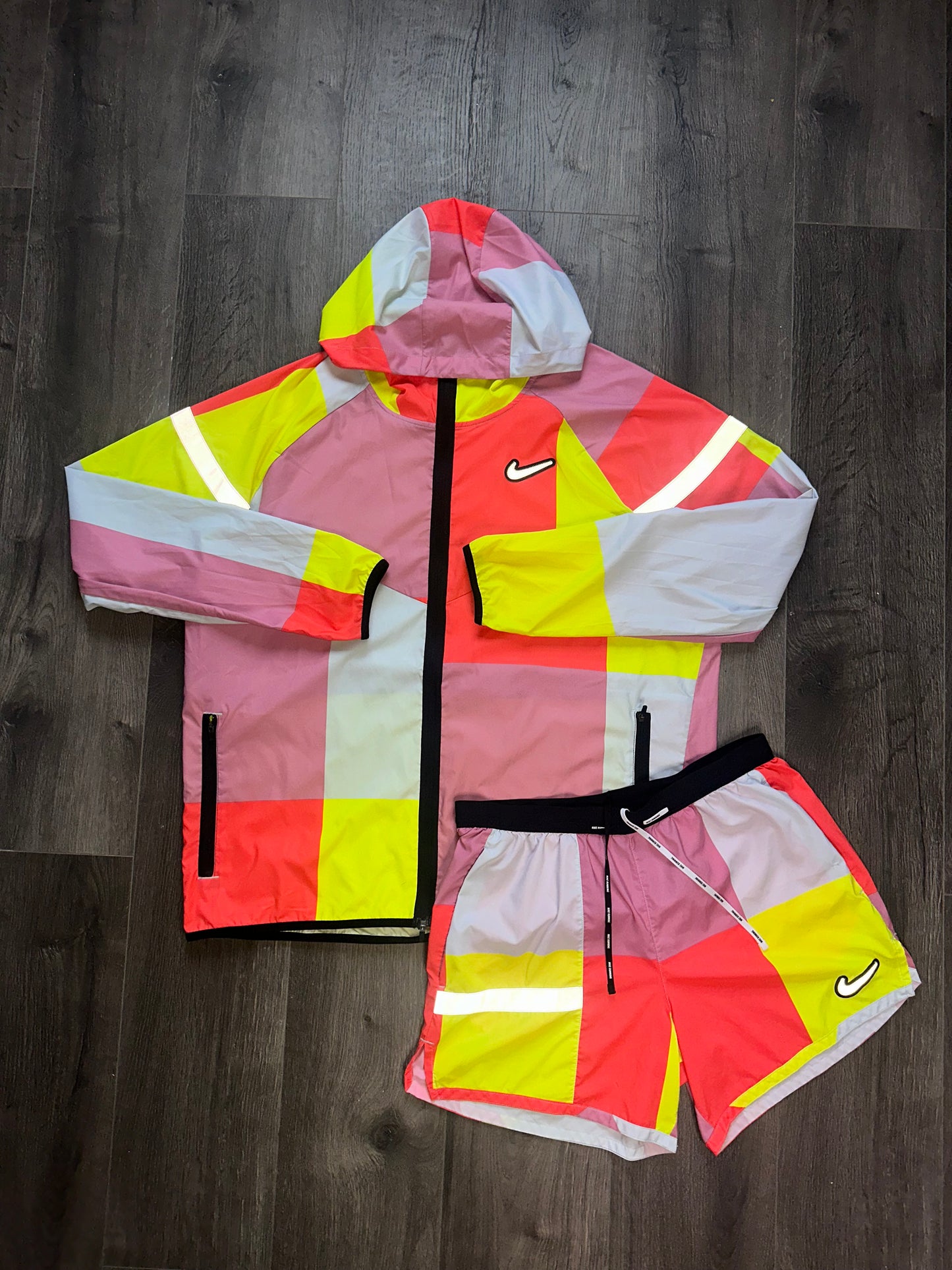 NIKE PATCHWORK WILD RUN JACKET - NEON/ PINK SET