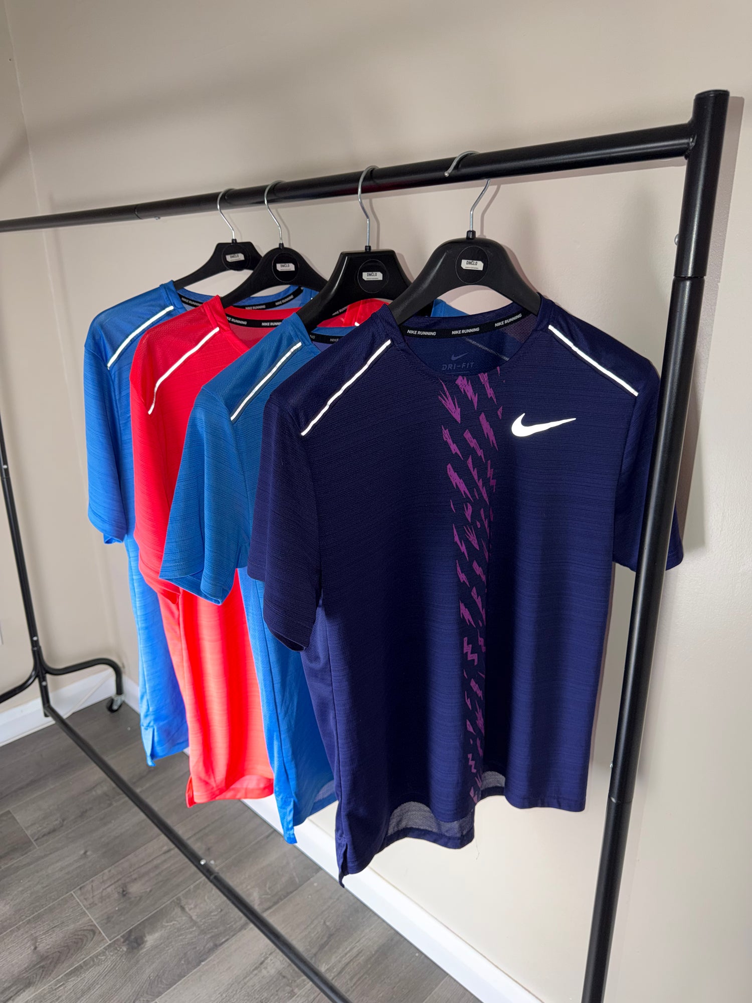 TOPS & T-SHIRTS
