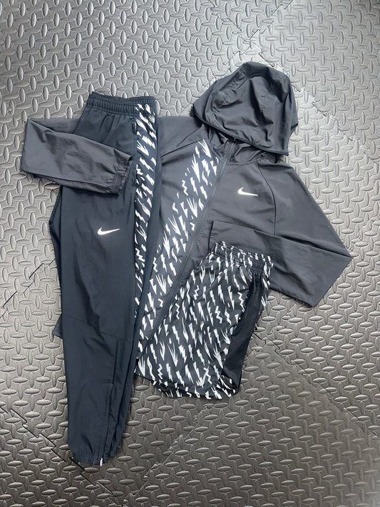 NIKE BOLT 3 PEICE SET