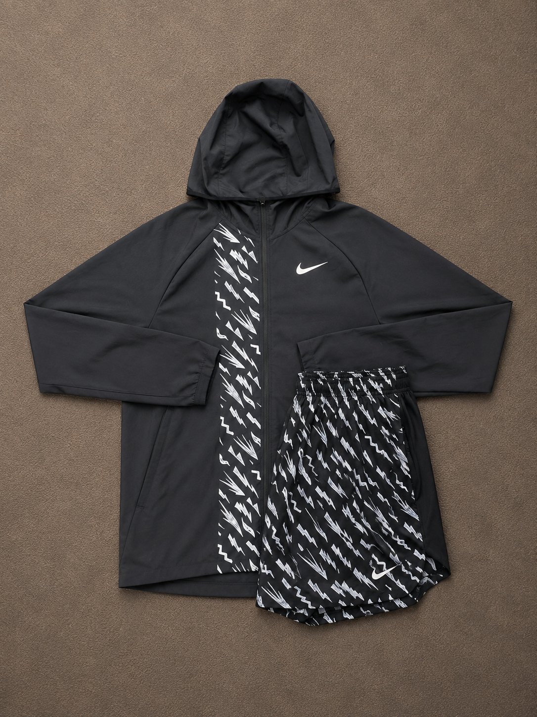 NIKE BOLT WINDRUNNER & SHORT SET